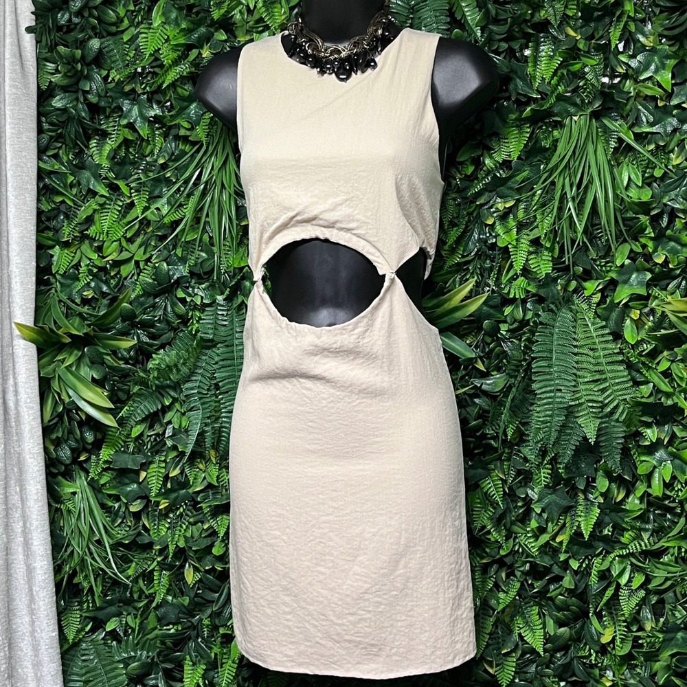 Kourt Dress Small Beige Tan Cutout Mini Beige Sleeveless‎ Round Neck 4089